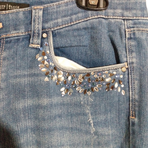 White House Black Market Distressed Jeweled Girlfriend Jeans Size 8 - Picture 3 of 15